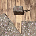Mukena de voyage fleuri taupe, pochette et tissu